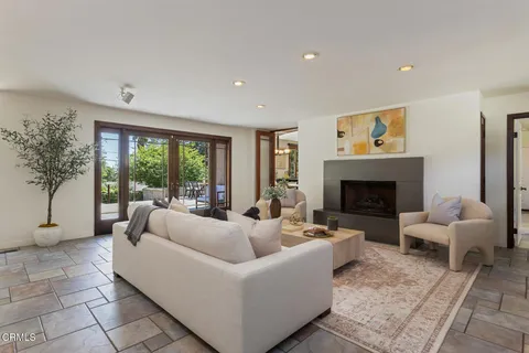 $2,595,000 | 2136 Sunnybank Drive, La Canada Flintridge, CA 91011
