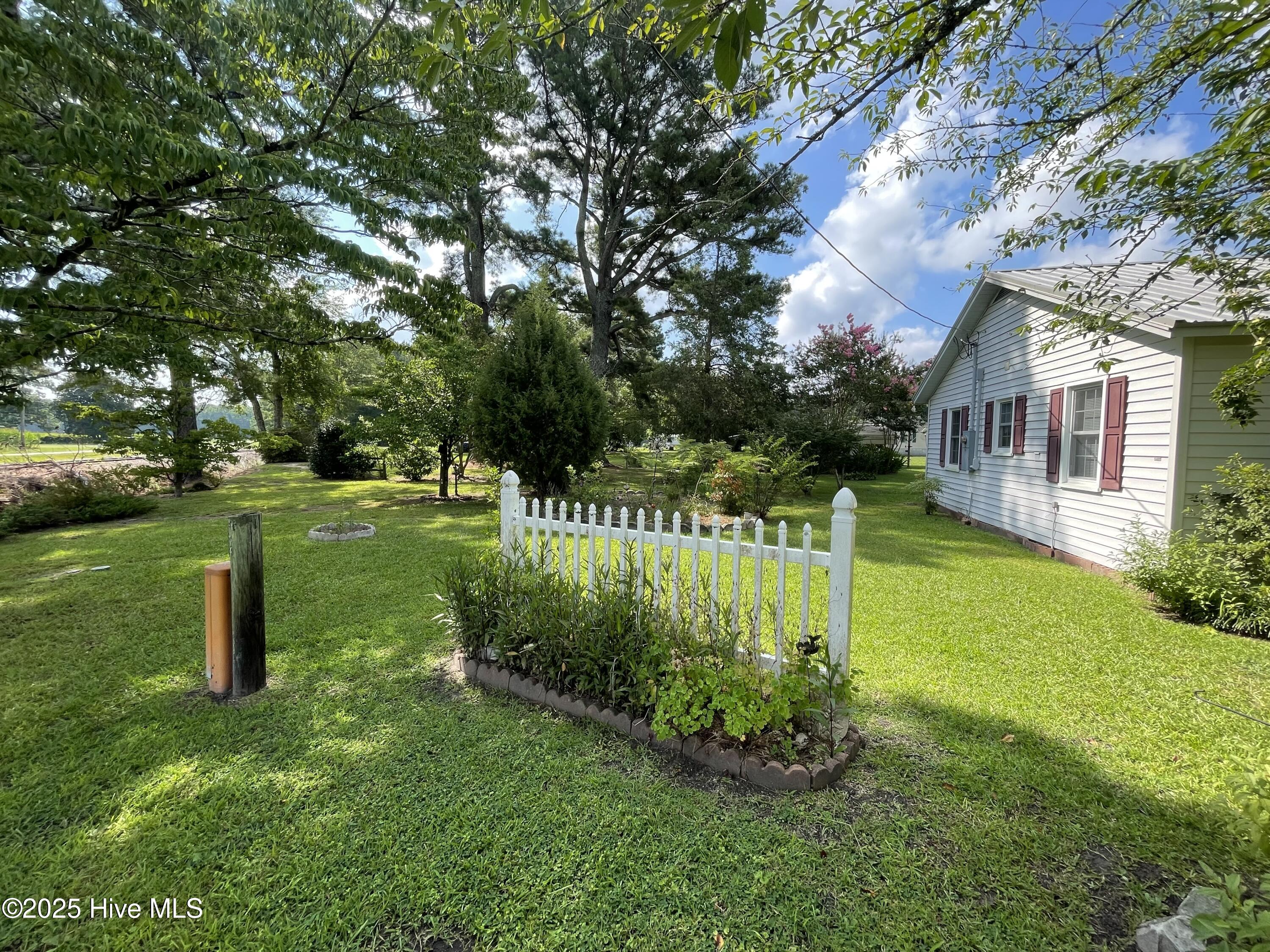 276 Rowland Road Pinetown, NC 27865 - Photo 5 of 55 side driveway