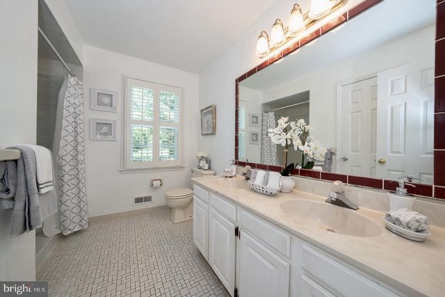 $900,000 | 100 Cumberland Place, Bryn Mawr, PA 19010