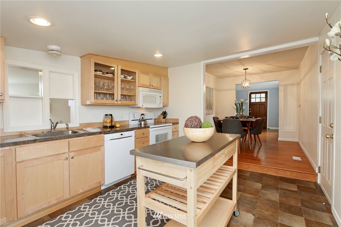 1036 North 31st Street Renton, WA 98056 - Photo 8 of 21