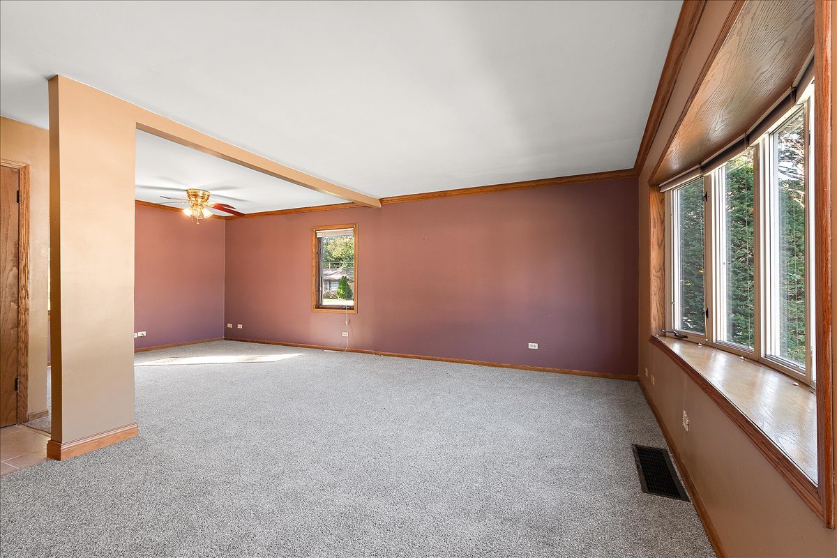 11201 South Normandy Avenue Worth, IL 60482 - Photo 6 of 31