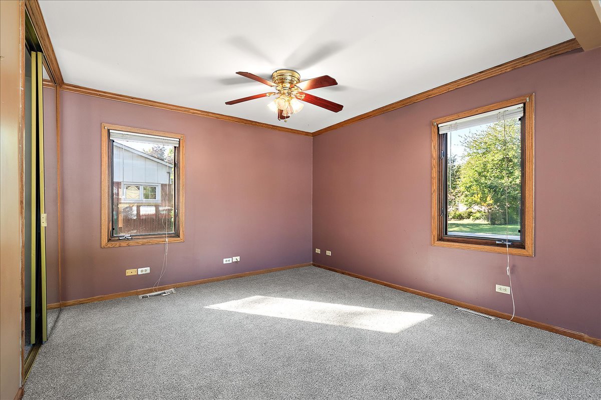 11201 South Normandy Avenue Worth, IL 60482 - Photo 8 of 31