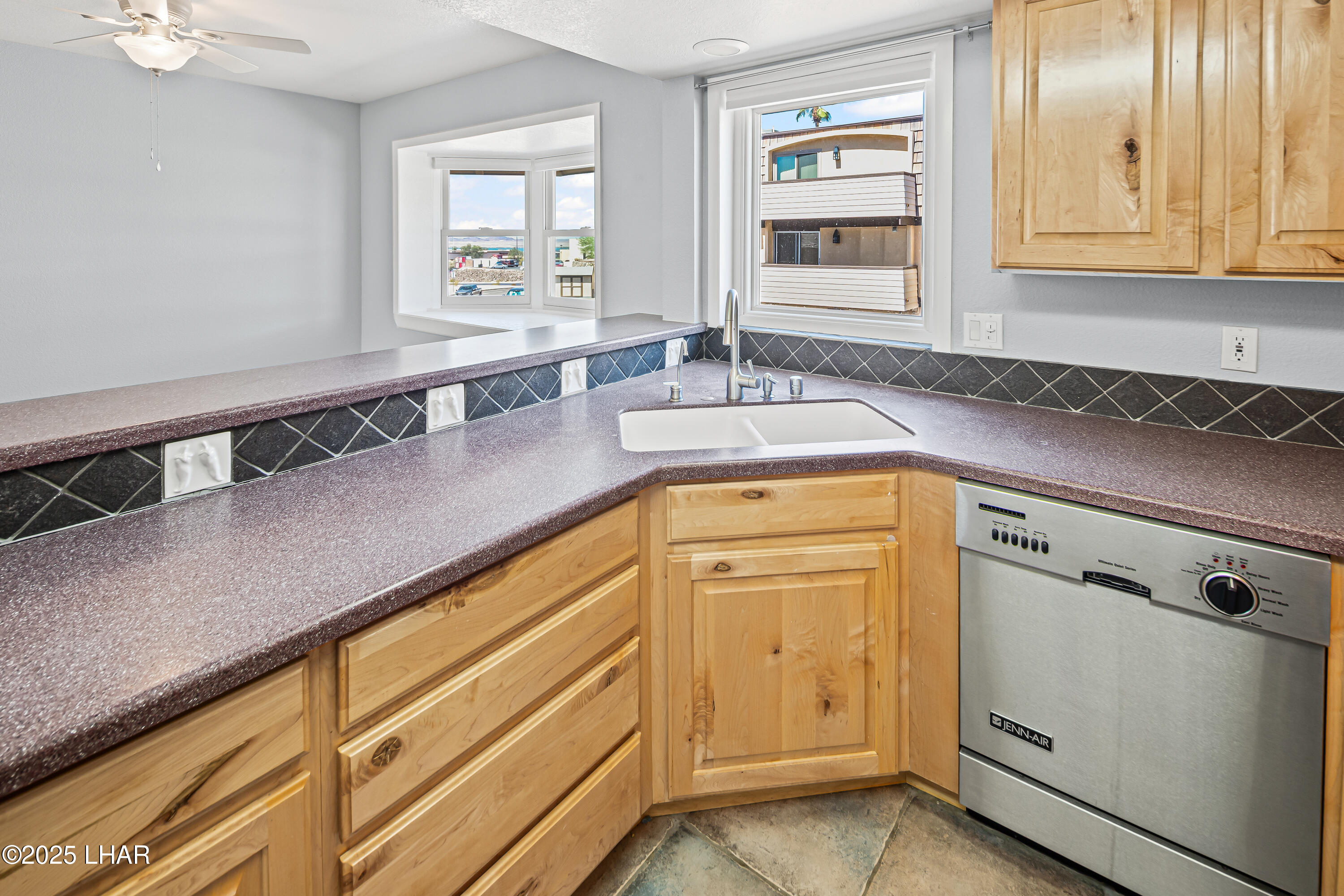 1661 Magnolia Drive, Unit 2 Lake Havasu City, AZ 86403 - Photo 12 of 42 1661 Magnolia Dr unit 2 I (19)