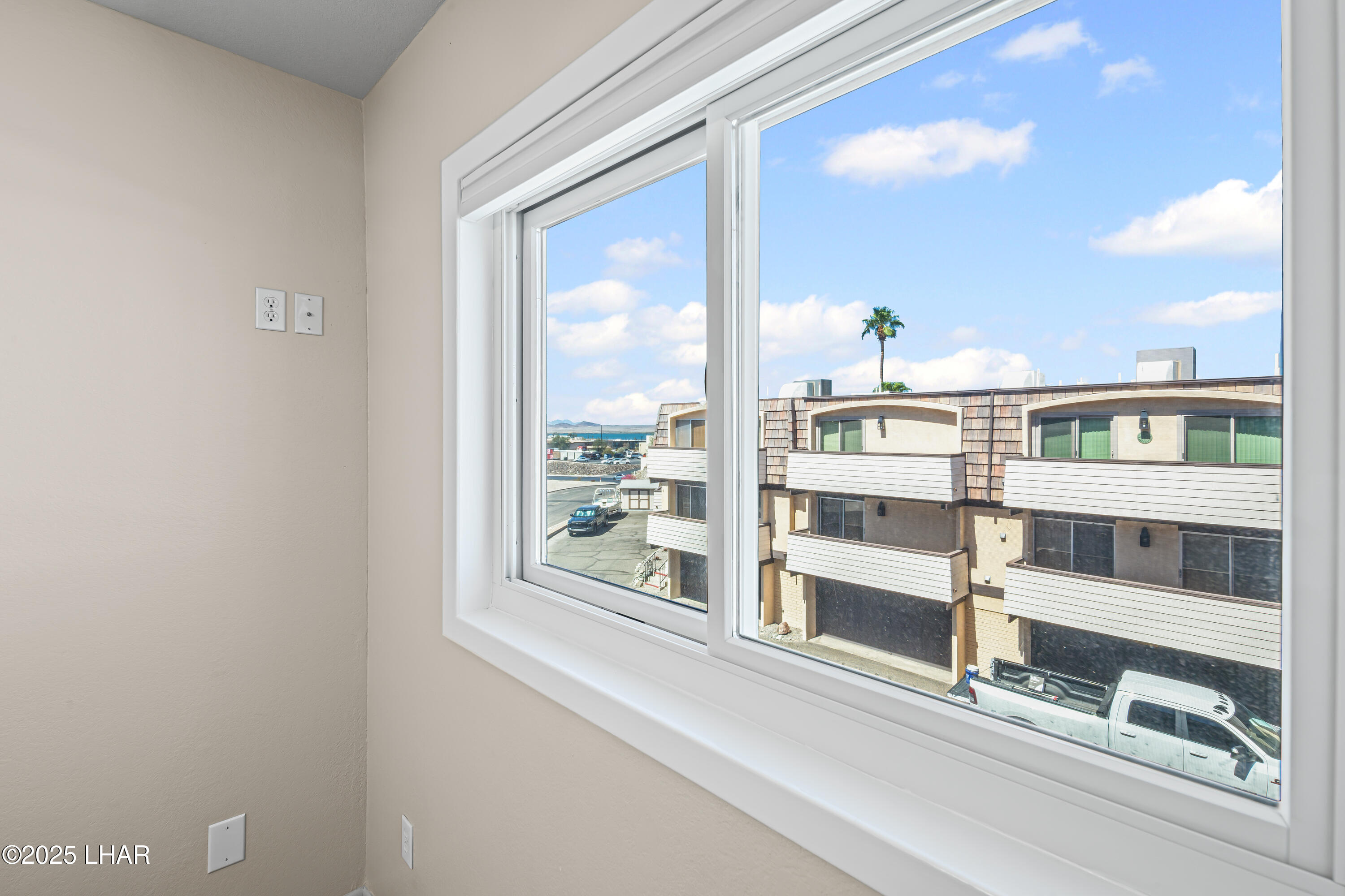 1661 Magnolia Drive, Unit 2 Lake Havasu City, AZ 86403 - Photo 23 of 42 1661 Magnolia Dr unit 2 I (10)