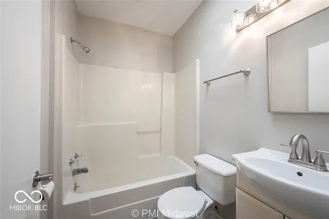 $1,149 | 874 Virginia Avenue, Unit B, Indianapolis, IN 46203