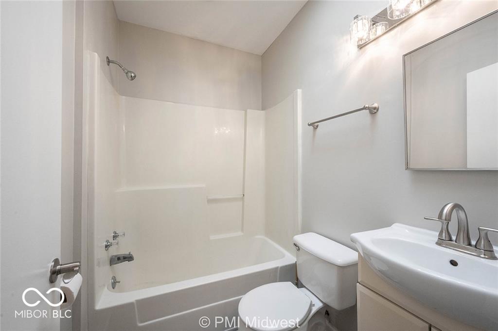 874 Virginia Avenue, Unit B Indianapolis, IN 46203 - Photo 13 of 20