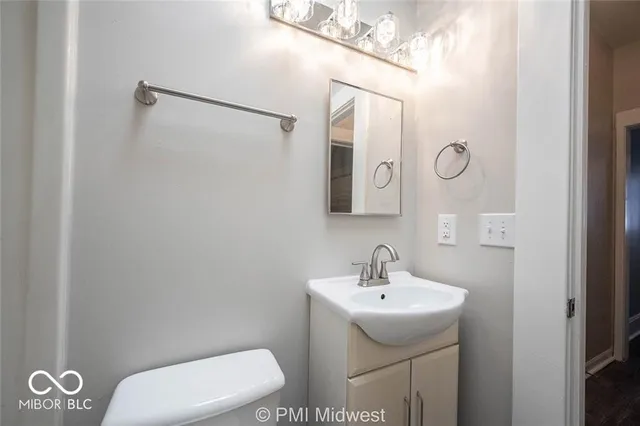 $1,149 | 874 Virginia Avenue, Unit B, Indianapolis, IN 46203