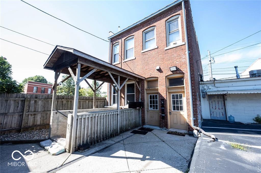 874 Virginia Avenue, Unit B Indianapolis, IN 46203 - Photo 2 of 20