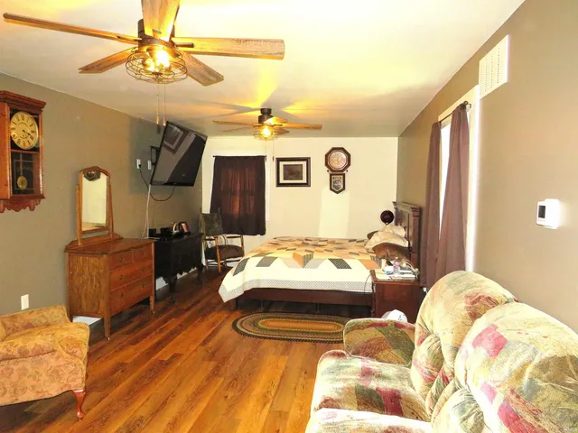 $179,000 | 6 East Judson Street, Bloomfield, IN 47424