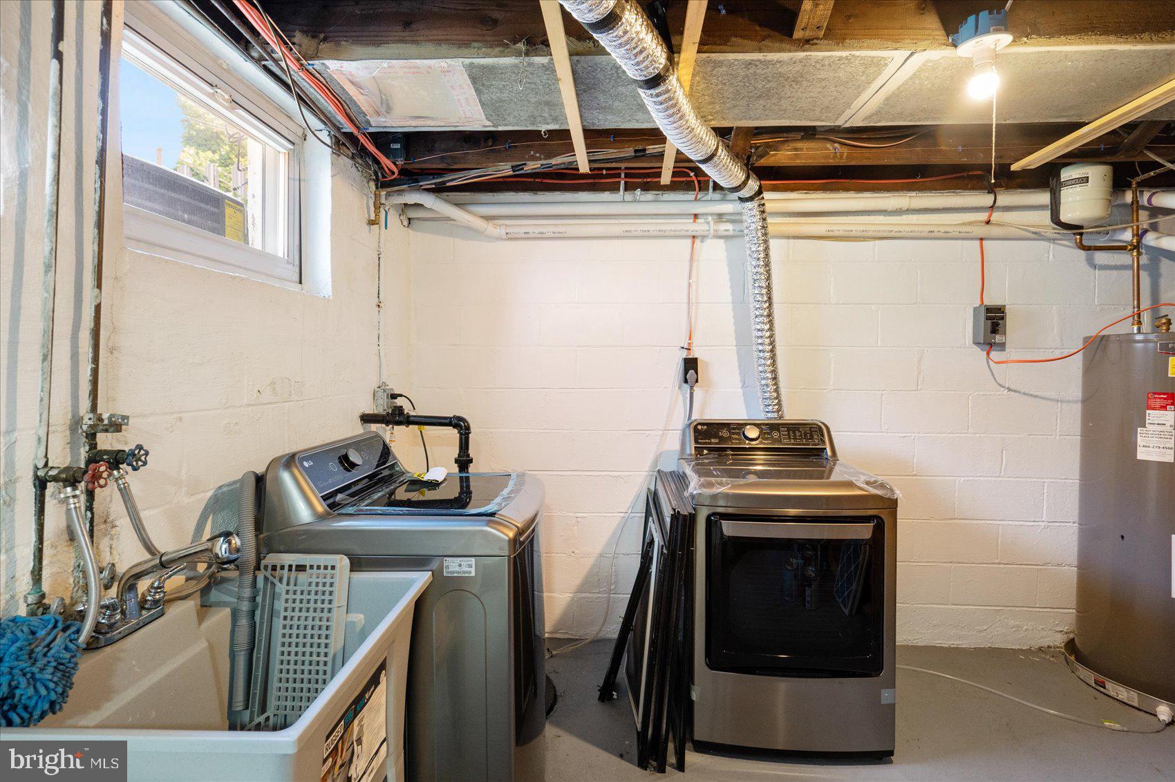 1512 Upshire Road Baltimore, MD 21218 - Photo 32 of 38 laundry room