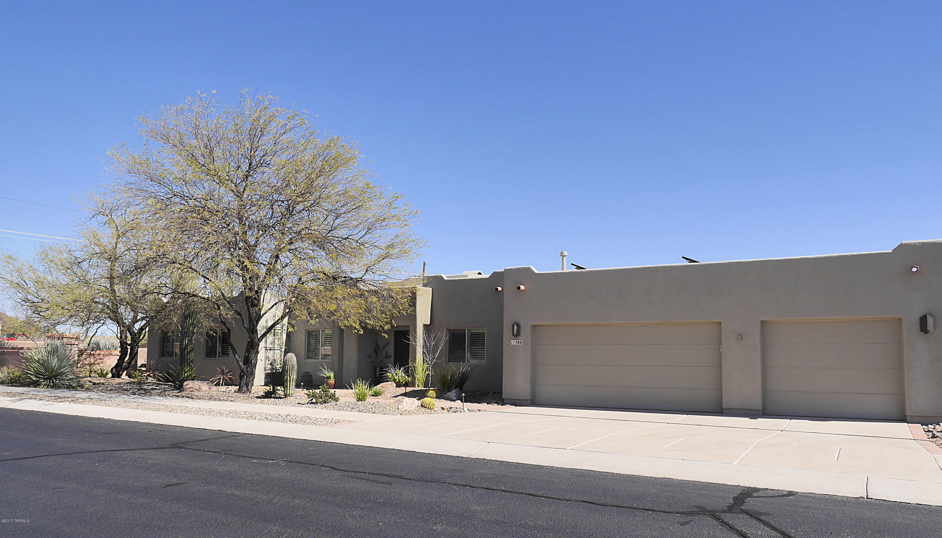 11586 Kelly Rae Place Tucson, AZ 85737 - Photo 1 of 31