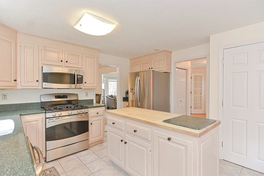 7 Symmes Road Franklin, MA 02038 - Photo 14 of 40 Gallery Image 14