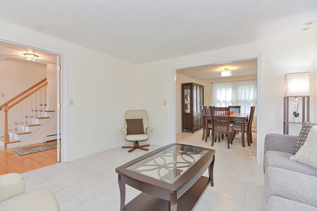 7 Symmes Road Franklin, MA 02038 - Photo 4 of 40 Gallery Image 4