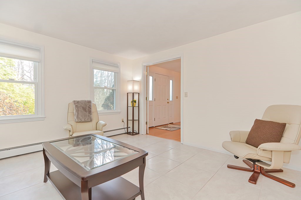 7 Symmes Road Franklin, MA 02038 - Photo 5 of 40 Gallery Image 5