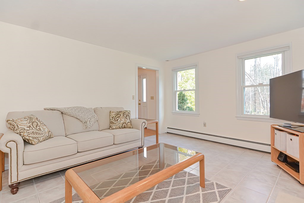 7 Symmes Road Franklin, MA 02038 - Photo 8 of 40 Gallery Image 8
