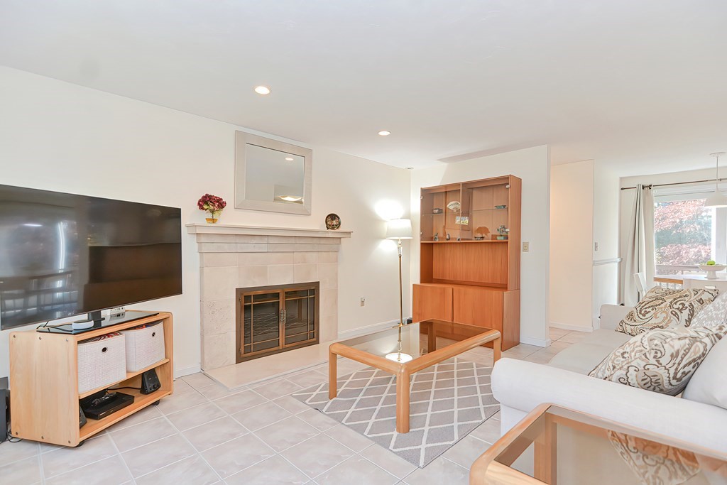7 Symmes Road Franklin, MA 02038 - Photo 10 of 40 Gallery Image 10