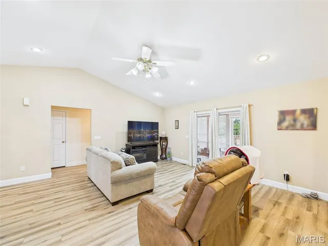 $359,900 | 305 Mossman Lane, Rolla, MO 65401