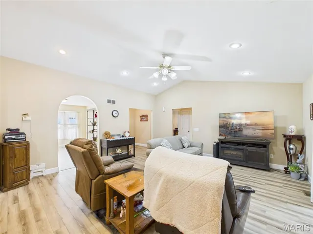 $359,900 | 305 Mossman Lane, Rolla, MO 65401