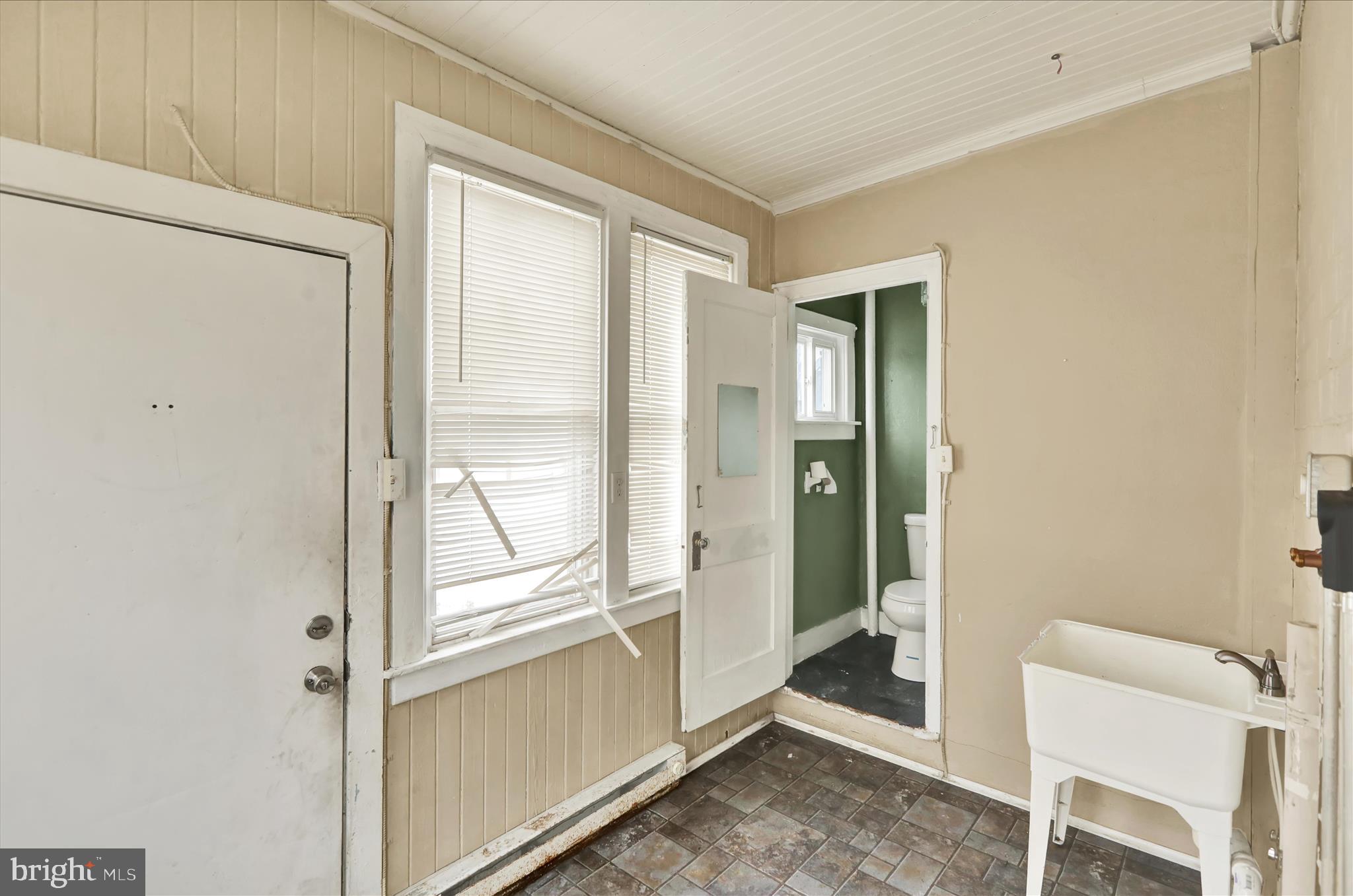 645 Lancaster Avenue Reading, PA 19611 - Photo 11 of 36 a view of an empty room