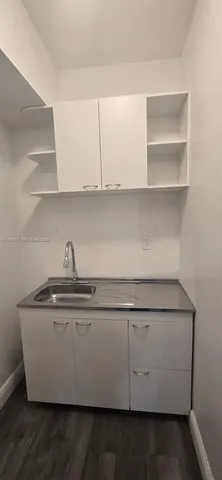 $1,400 | 8430 Harding Avenue, Unit 4A, Miami Beach, FL 33141