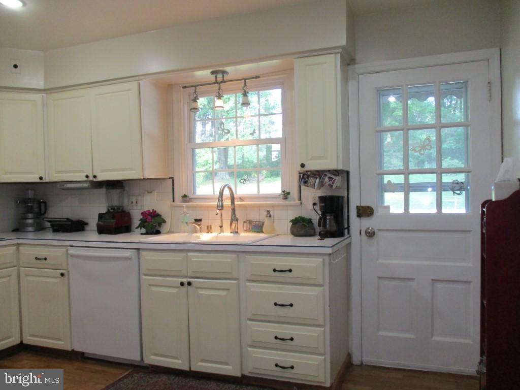 217 Foxcroft Road Broomall, PA 19008 - Photo 16 of 50 Gallery Image 16