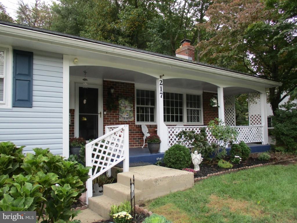 217 Foxcroft Road Broomall, PA 19008 - Photo 5 of 50 Gallery Image 5