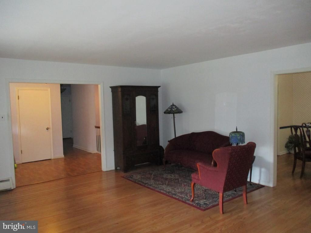 217 Foxcroft Road Broomall, PA 19008 - Photo 10 of 50 Gallery Image 10