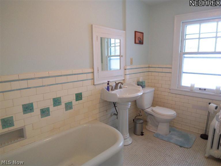 2208 Stillman Road Cleveland, OH 44118 - Photo 14 of 20
