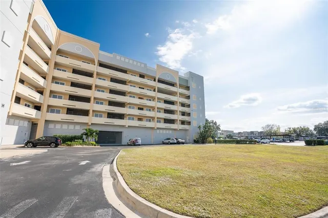 $399,900 | 225 West Seminole Boulevard, Unit 208, Sanford, FL 32771