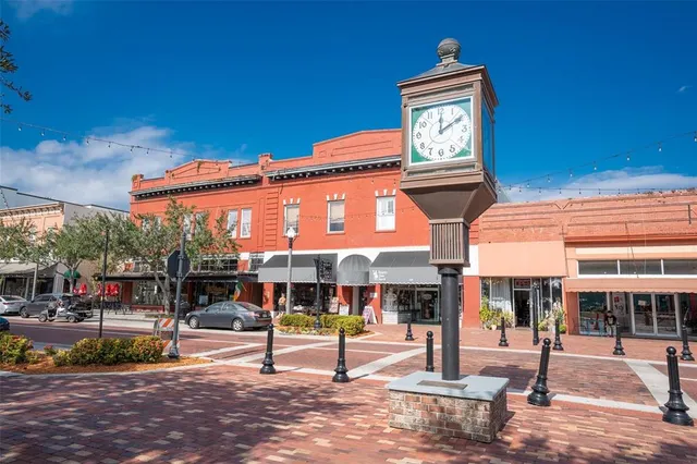 $399,900 | 225 West Seminole Boulevard, Unit 208, Sanford, FL 32771