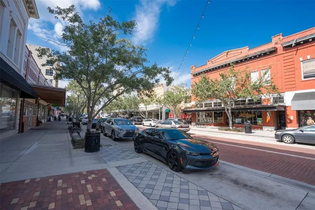 $399,900 | 225 West Seminole Boulevard, Unit 208, Sanford, FL 32771