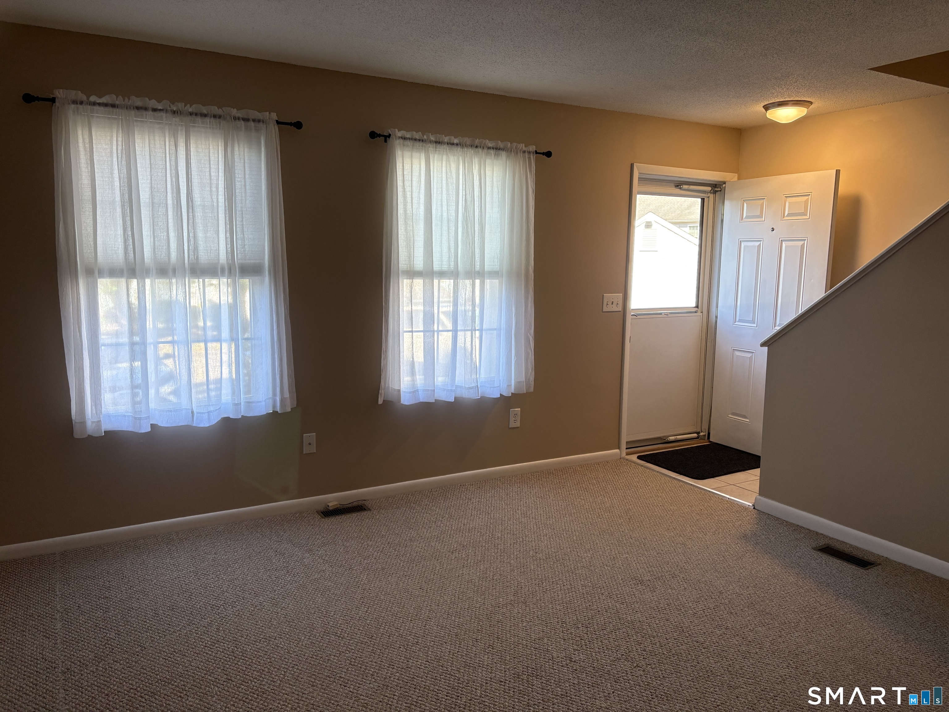 229 Branford Road, Unit 528 North Branford, CT 06471 - Photo 12 of 30 Living Room