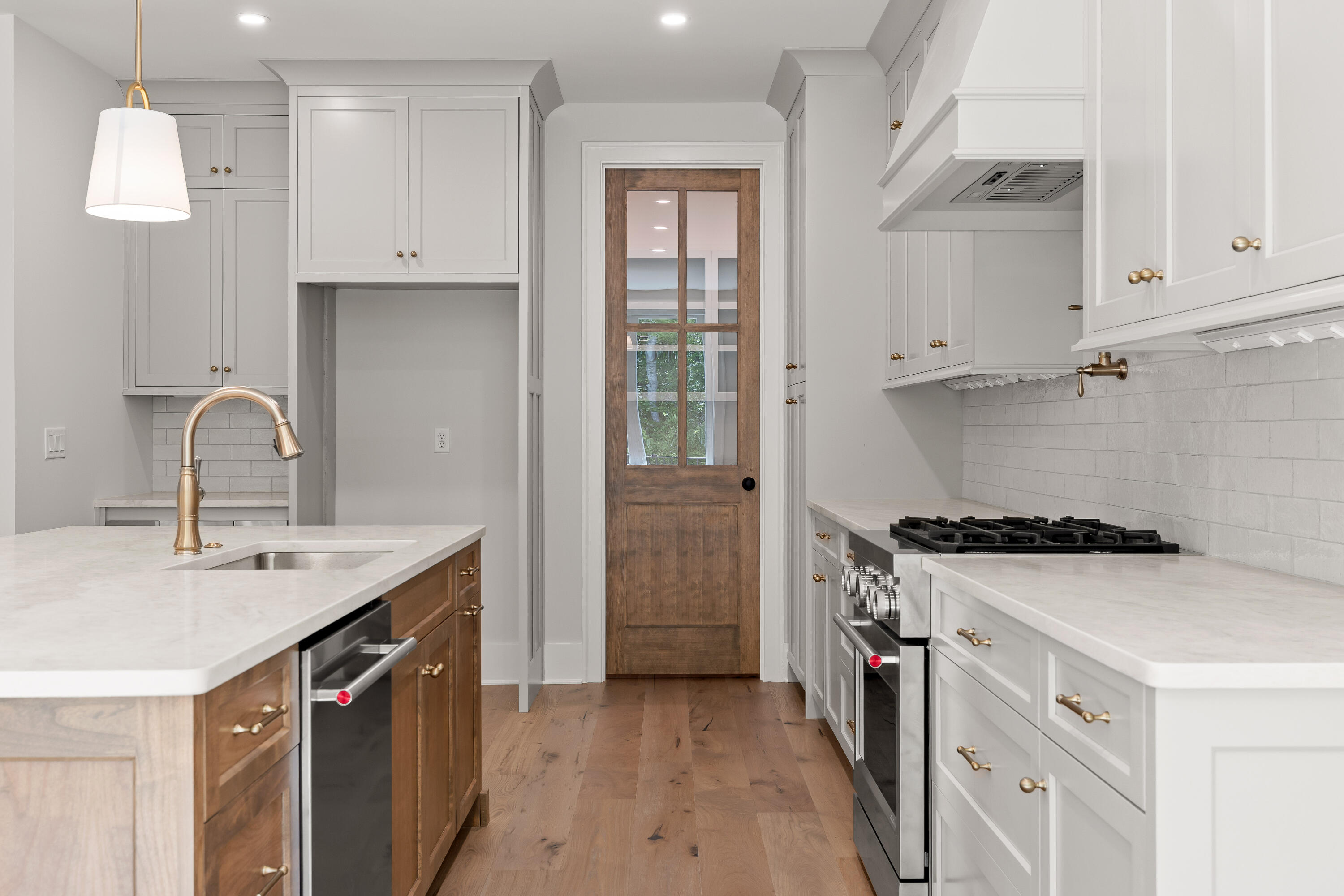 1337 London Wds Way, Unit 15 Apison, TN 37302 - Photo 7 of 32 Custom Finishes