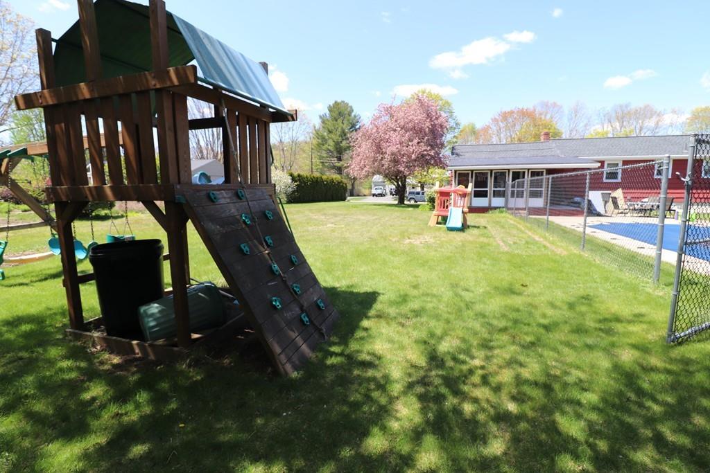 61 Washington Terrace Whitman, MA 02382 - Photo 14 of 25