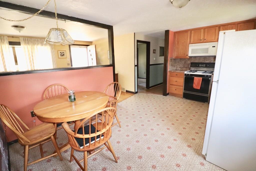 61 Washington Terrace Whitman, MA 02382 - Photo 3 of 25