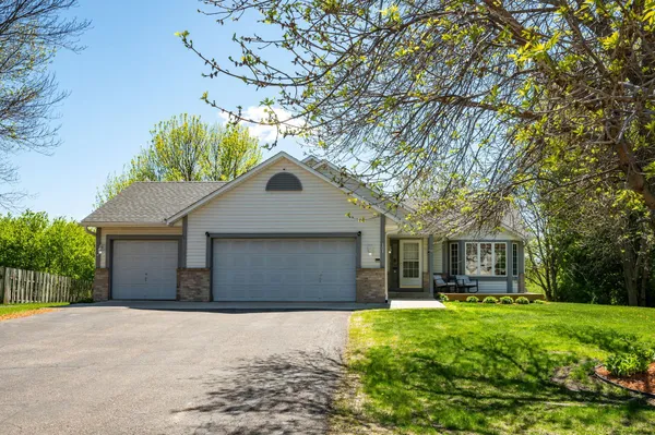$367,500 | 101 Birch Avenue Northwest, St. Michael, MN 55376