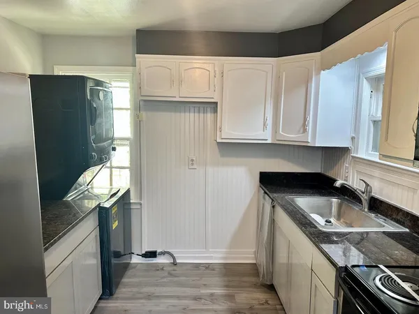 $299,000 | 25 South New Street, Dover, DE 19904