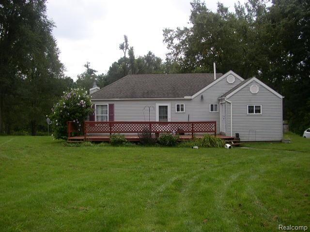 2726 Flint River Road Lapeer, MI 48446 - Photo 17 of 52 P1010283.jpg