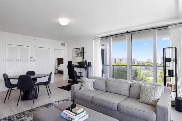 $2,950 | Arch Creek Highlands, North Miami Beach, FL 33181