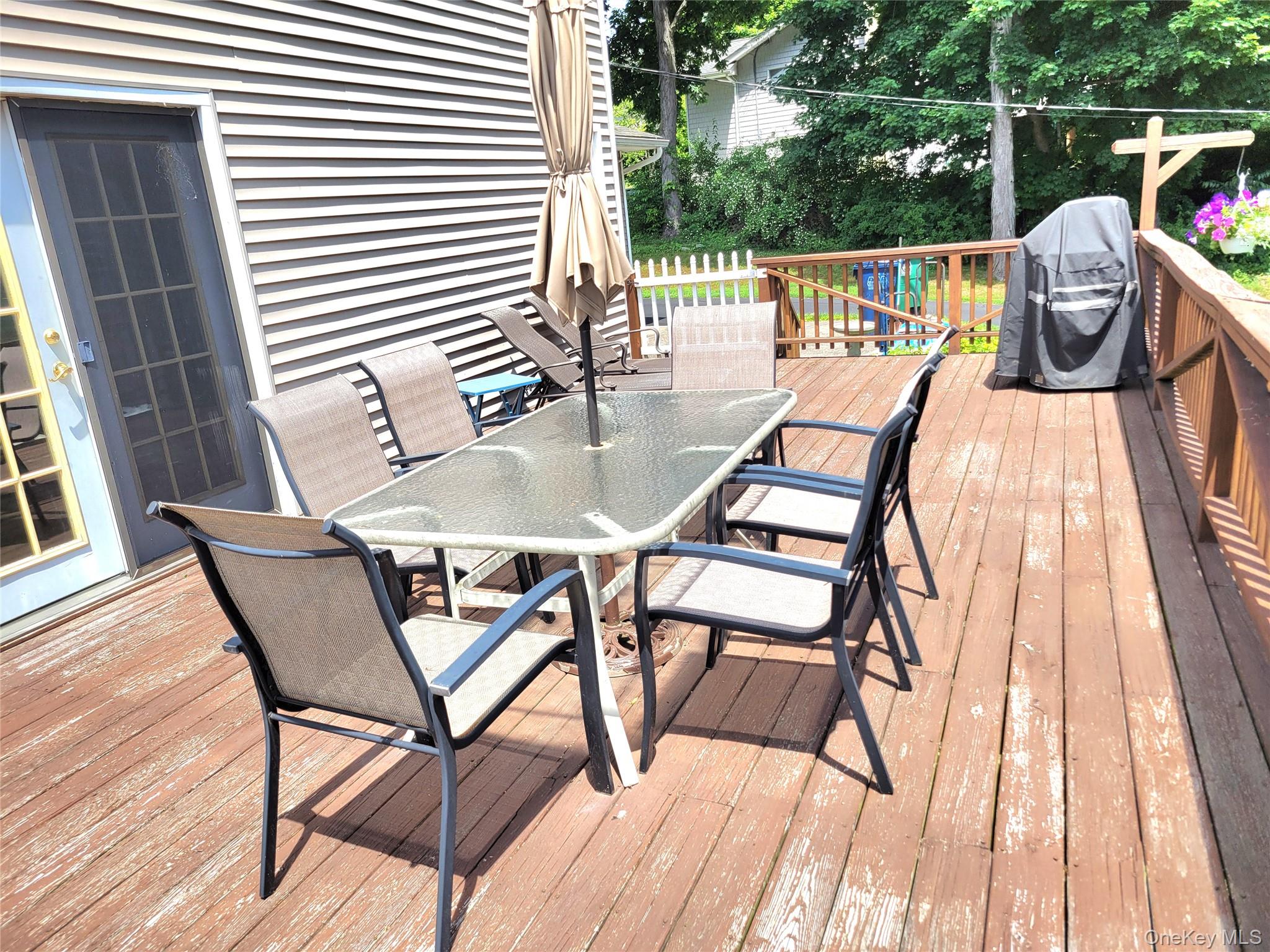 46 Cortlandt Road Mahopac, NY 10541 - Photo 4 of 36 Entertain on the back yard deck