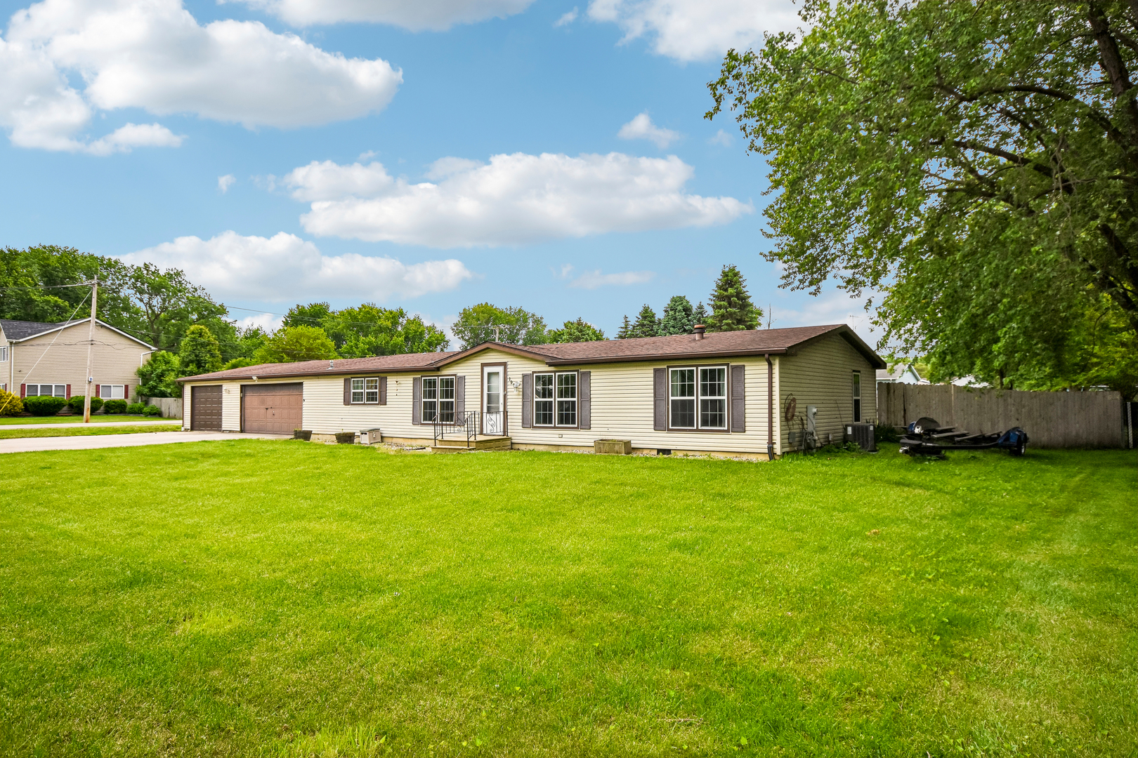 197 East Cermak Road Braidwood, IL 60408 - Photo 3 of 34