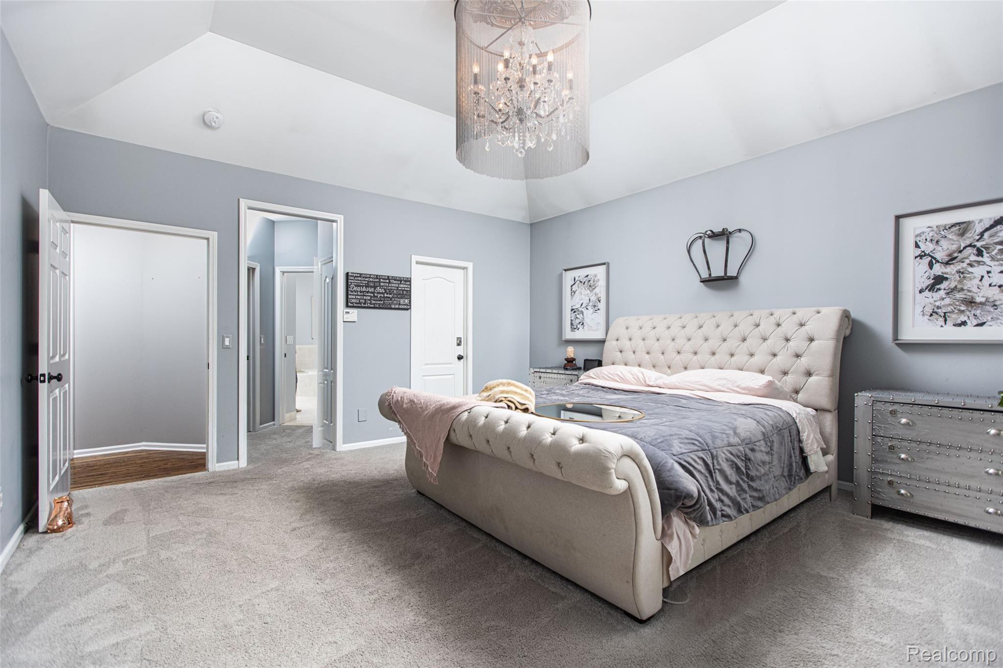 2483 Ashford Rochester, MI 48306 - Photo 20 of 51 20 - Master Bedroom.jpg