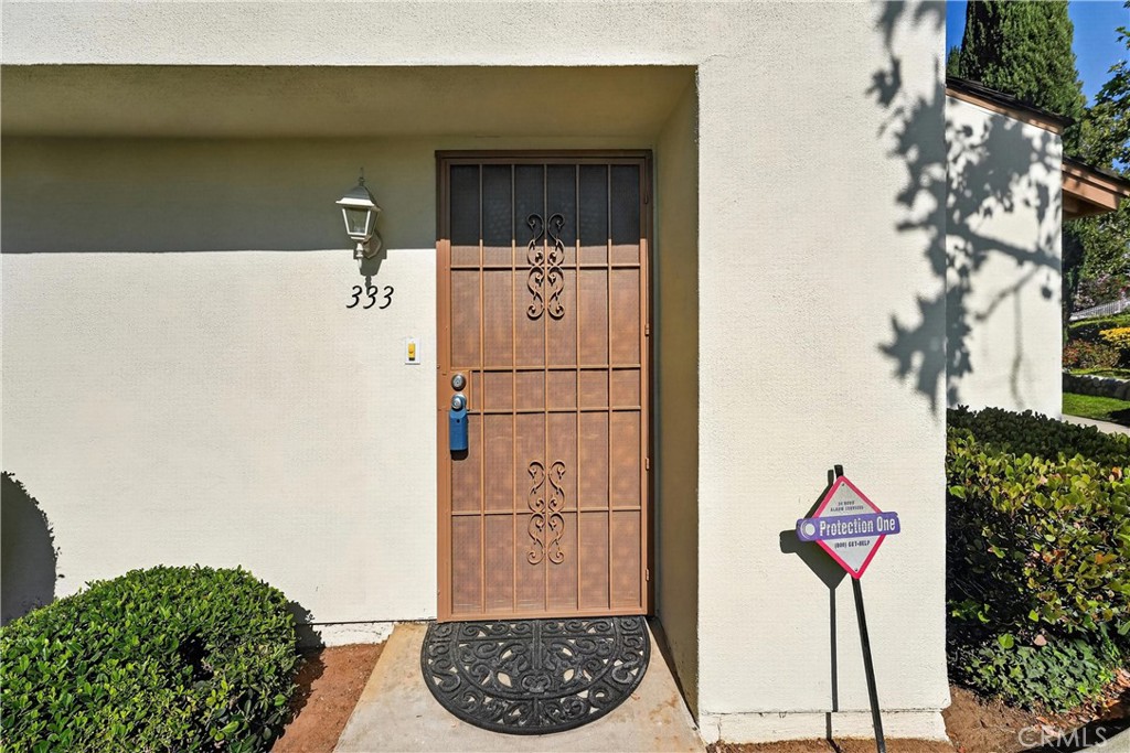 333 Surry Court Brea, CA 92821 - Photo 6 of 38