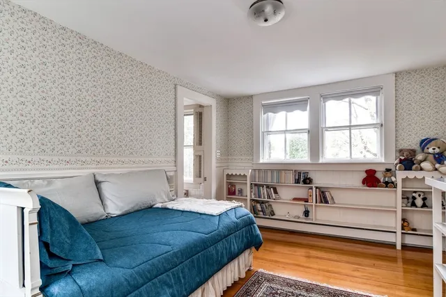 a view of entryway and hall