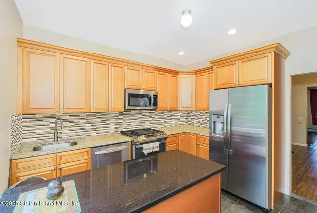 $1,149,000 | 5463-5465 Arthur Kill Road | Tottenville