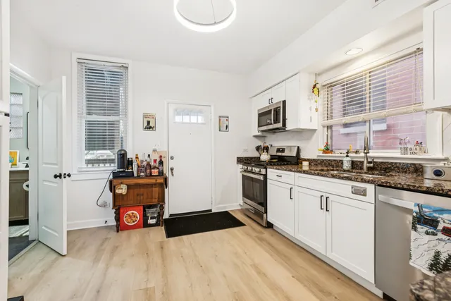 $999,000 | 1655 North Artesian Avenue, Chicago, IL 60647