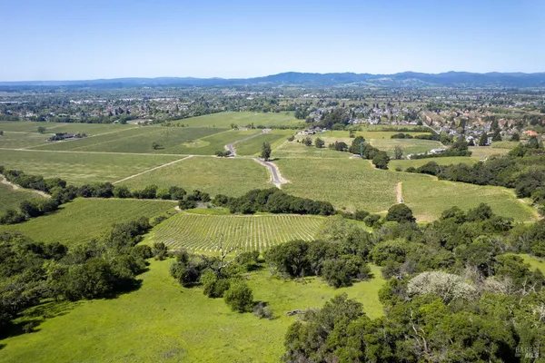 $2,248,800 | 1276 Jensen Lane, Unit LOT 3, Windsor, CA 95492