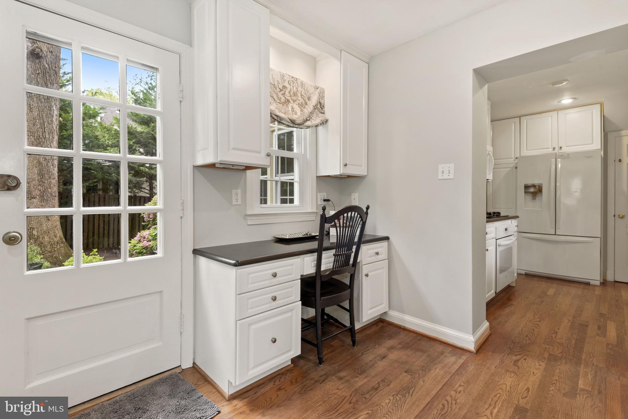 5907 Cranston Road Bethesda, MD 20816 - Photo 17 of 40 Access to rear yard through kitchen