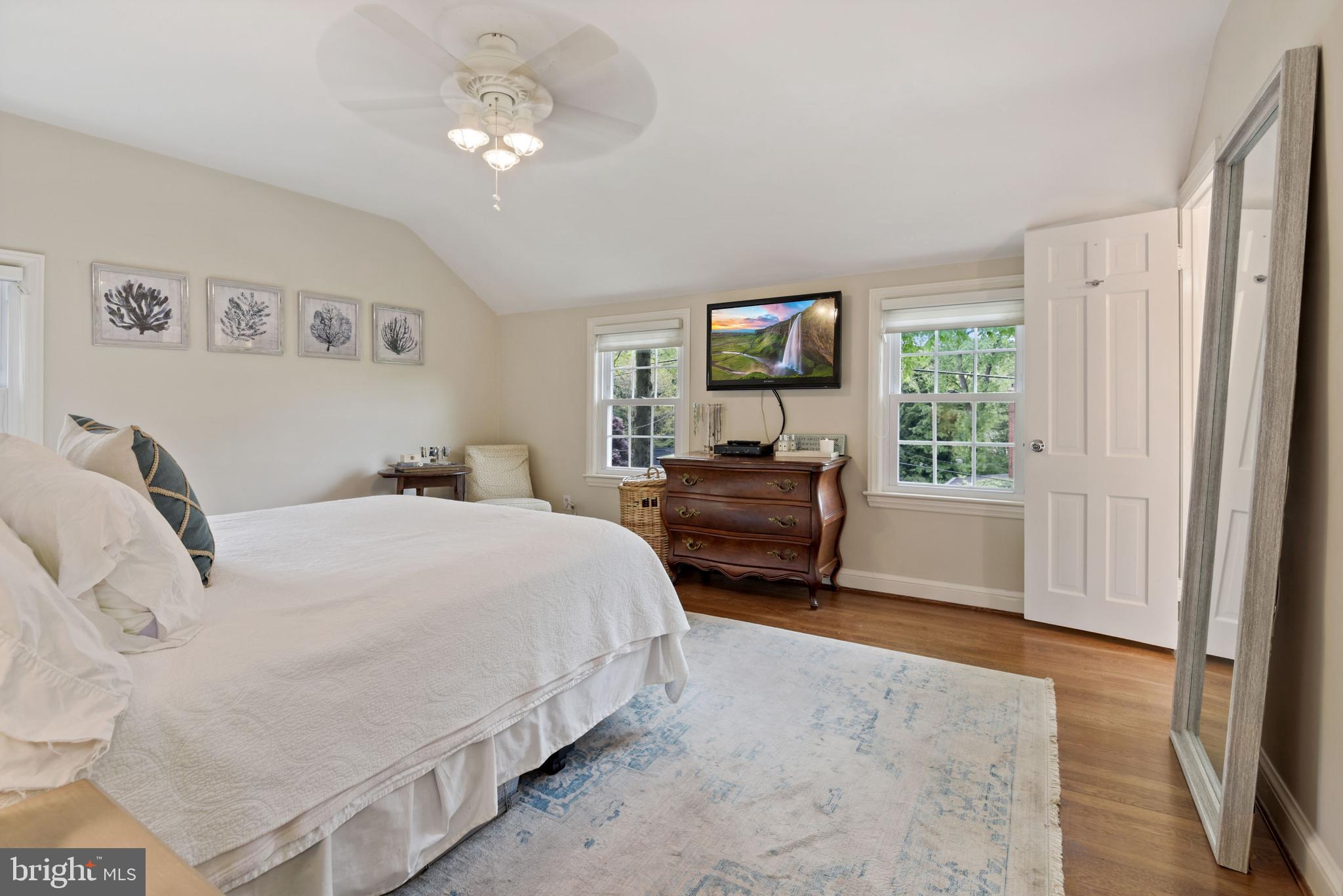5907 Cranston Road Bethesda, MD 20816 - Photo 19 of 40 Principal bedroom