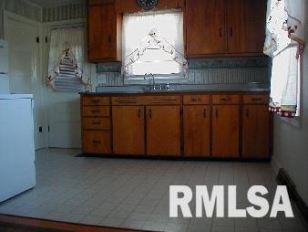 5015 Fairhaven Road Davenport, IA 52807 - Photo 3 of 14 Gallery Image 3